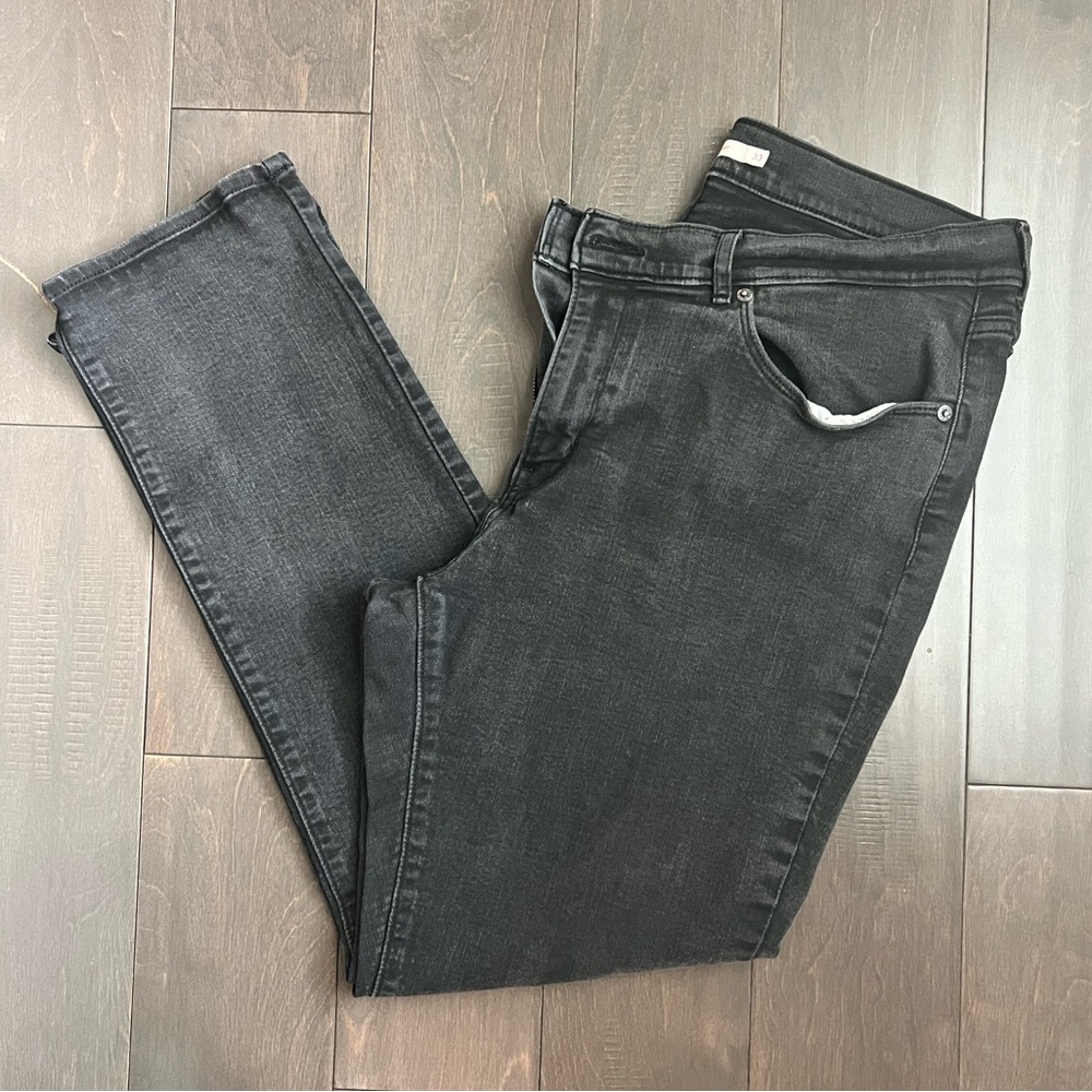 Levi’s Faded Black Classic Straight Jeans for Women